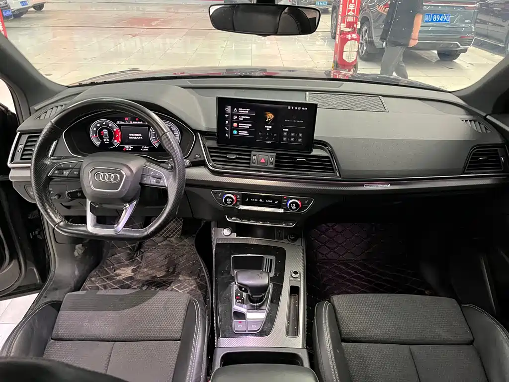 Audi Q5L Sportback 2021 — фото 10
