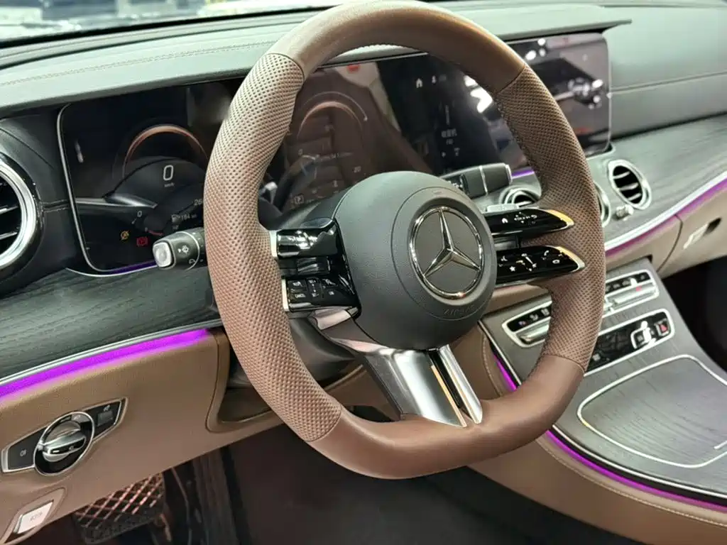 Mercedes-Benz E-Class 2023 — фото 7