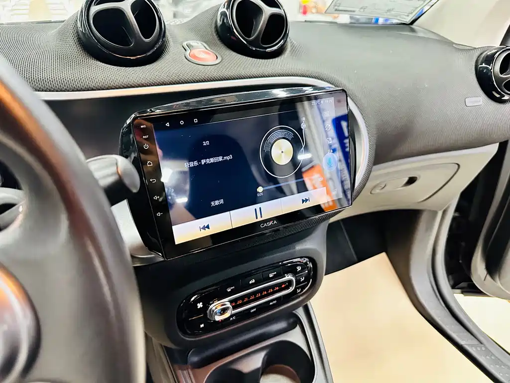 smart Fortwo 2018 — фото 35