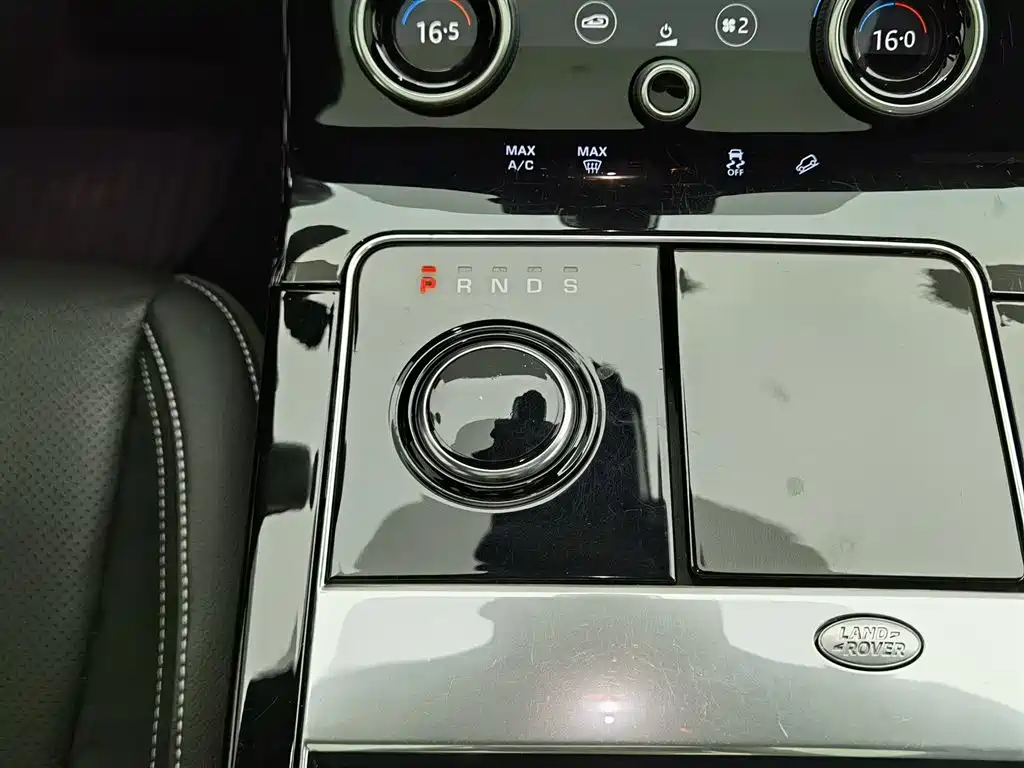 Land Rover Velar 2019 — фото 13