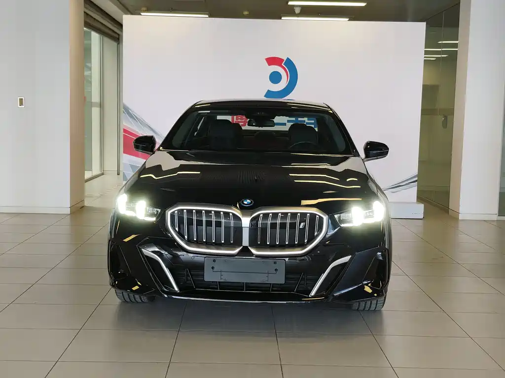 BMW i5 2025 — фото 2