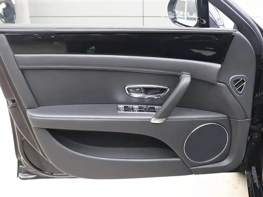 Bentley Flying Spur 2020 — фото 10