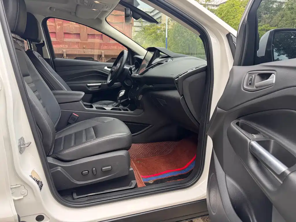 Ford Kuga 2019 — фото 12