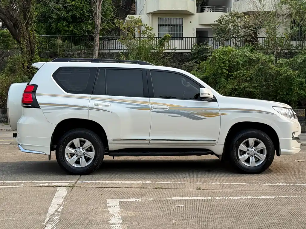 Toyota Prado 2020 — фото 3