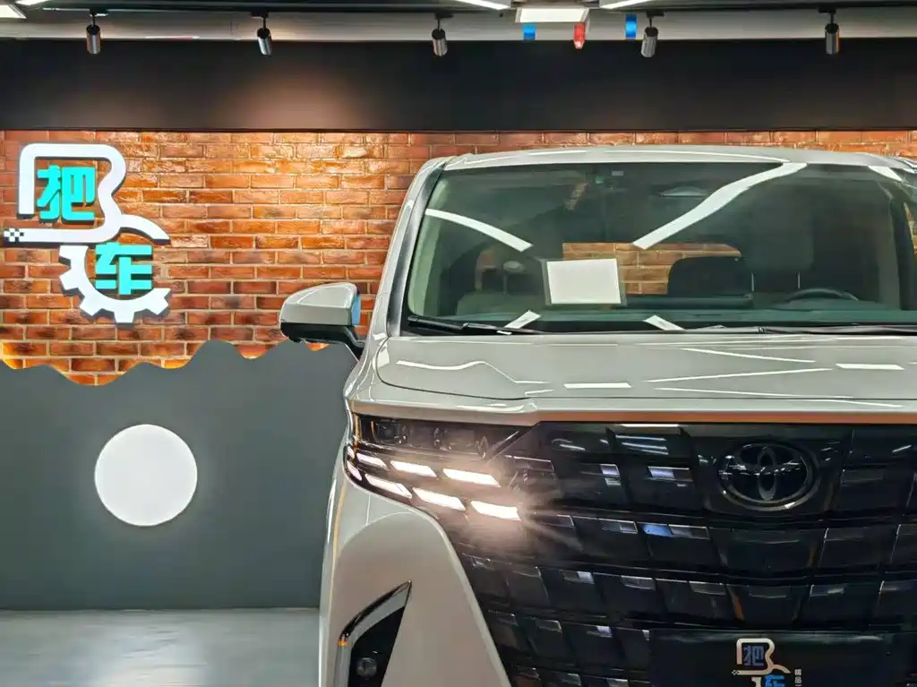 Toyota Alphard 2025 — фото 4