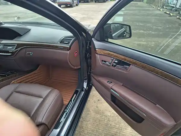 Mercedes-Benz S-Class 2013
