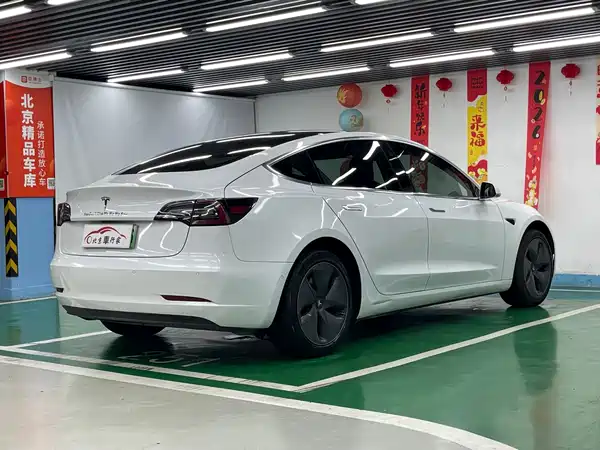Tesla Model 3 2020
