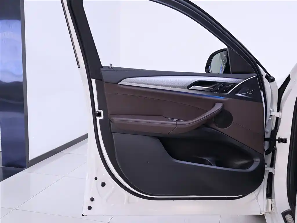 BMW X4 2021 — фото 18