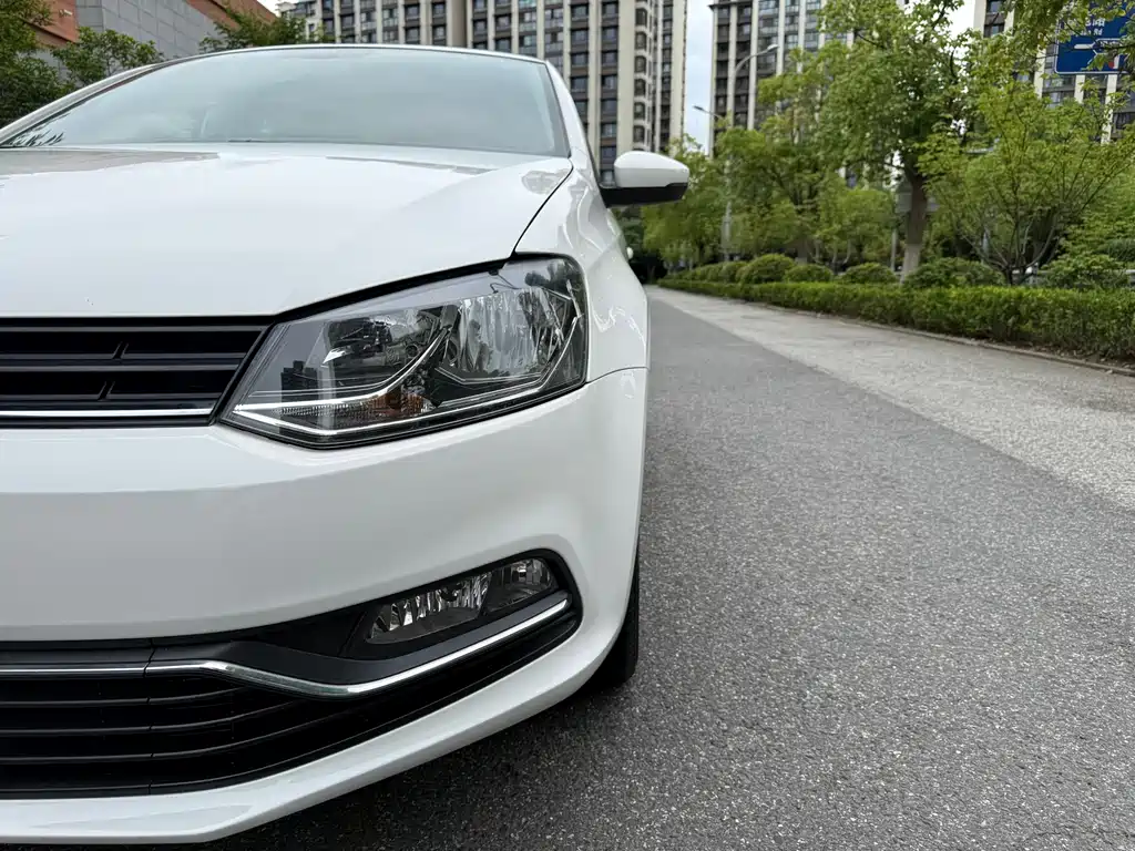 Volkswagen Polo 2015 — фото 8