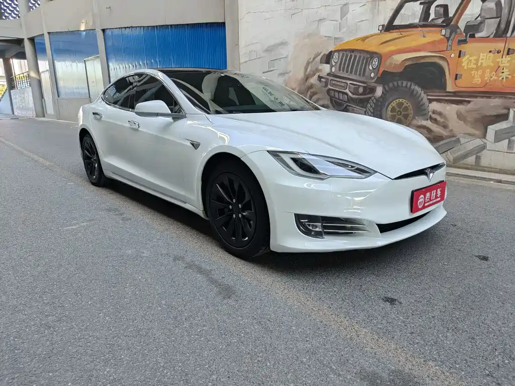 Tesla Model S 2017 — фото 1