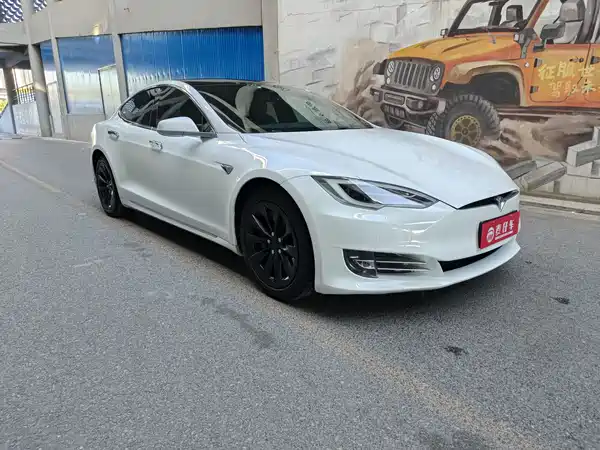Tesla Model S 2016