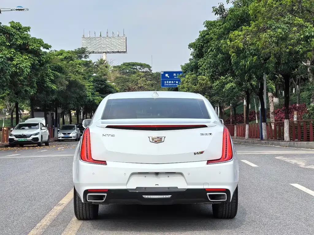 Cadillac XTS 2019 — фото 18