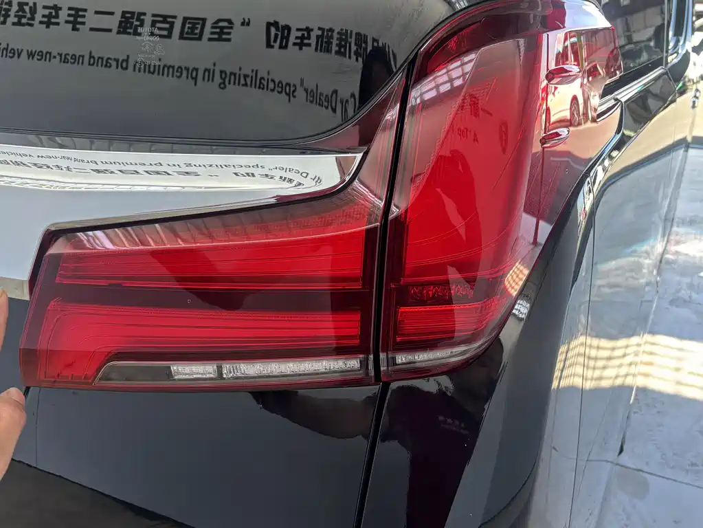 Toyota Alphard 2023 — фото 8
