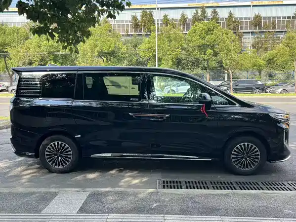 Hongqi HQ9 PHEV 2026