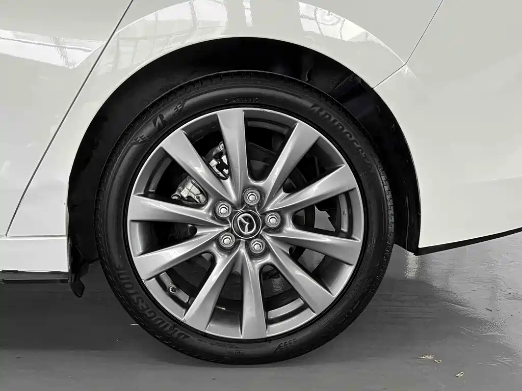 Mazda 3 Axela 2021 — фото 15