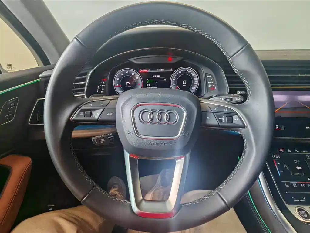 Audi Q7 2025 — фото 16