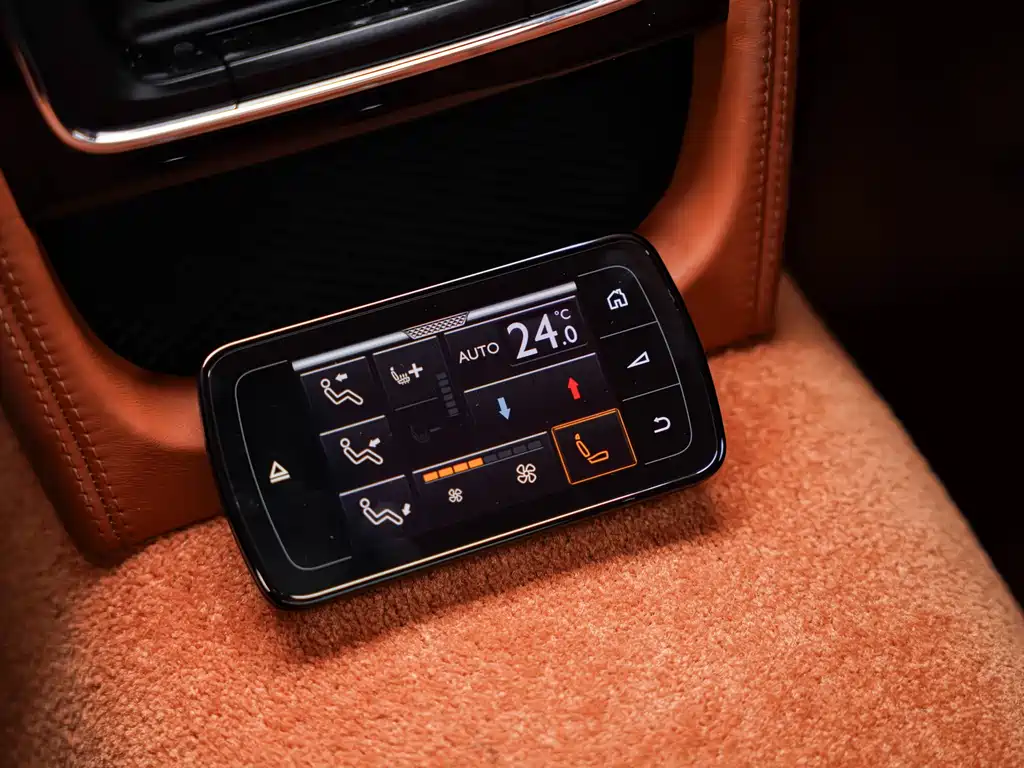 Bentley Flying Spur 2018 — фото 30