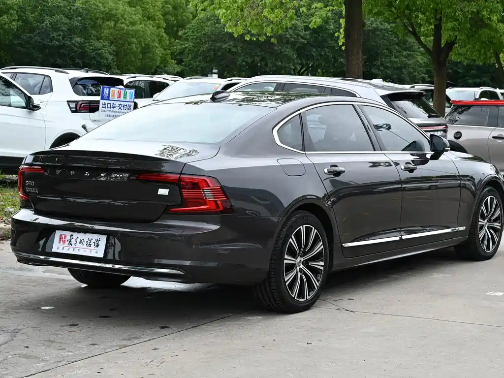 Volvo S90 Plug-In Hybrid 2021 — фото 6