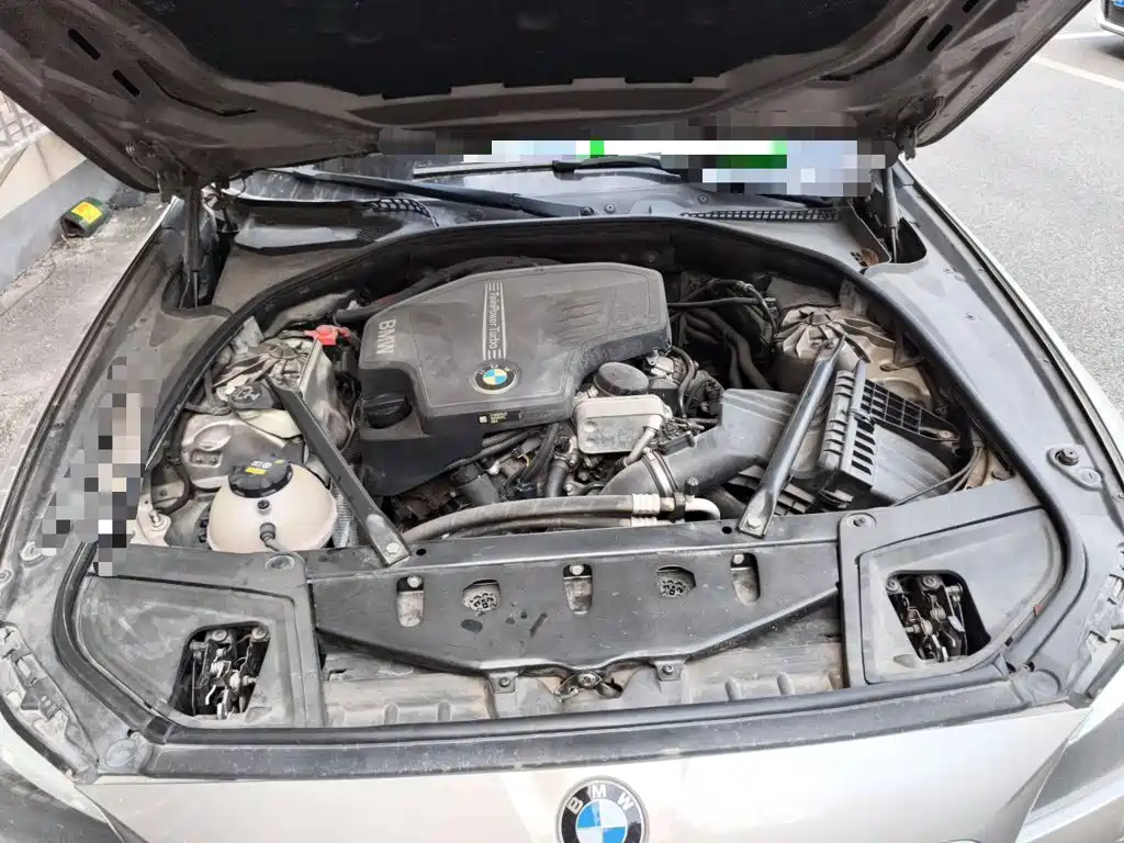 BMW 5 Series 2015 — фото 11