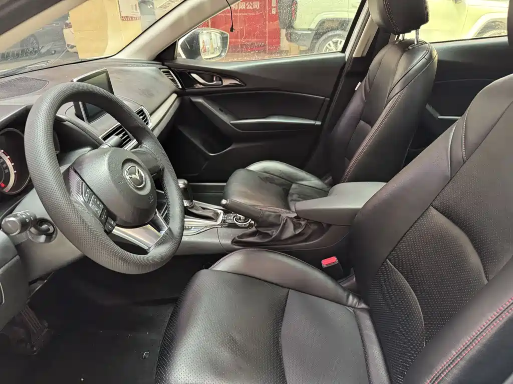 Mazda 3 Axela 2015 — фото 4