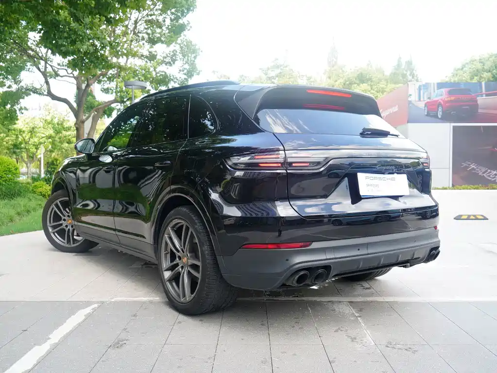 Porsche Cayenne 2022 — фото 17