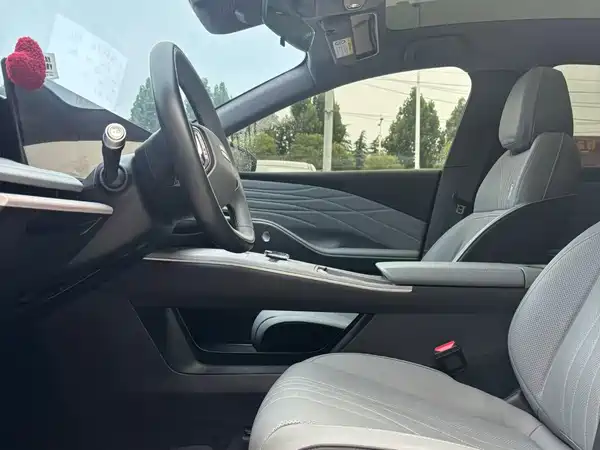 Geely Galaxy E8 2024