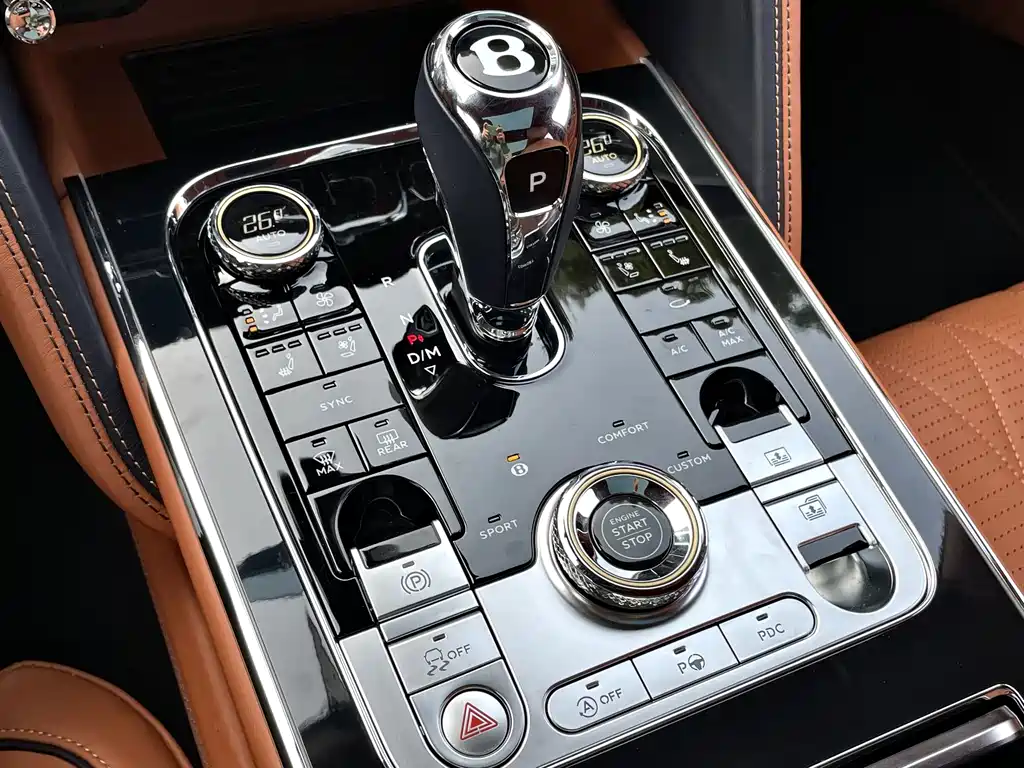 Bentley Flying Spur 2021 — фото 14