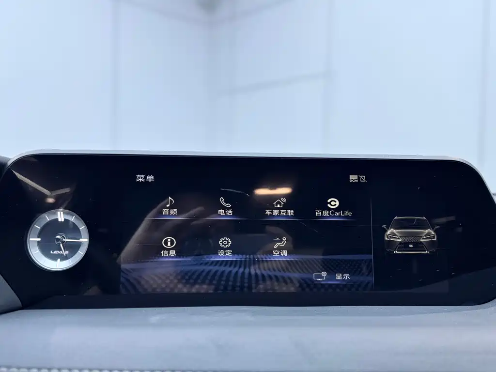 Lexus UX 2021 — фото 12