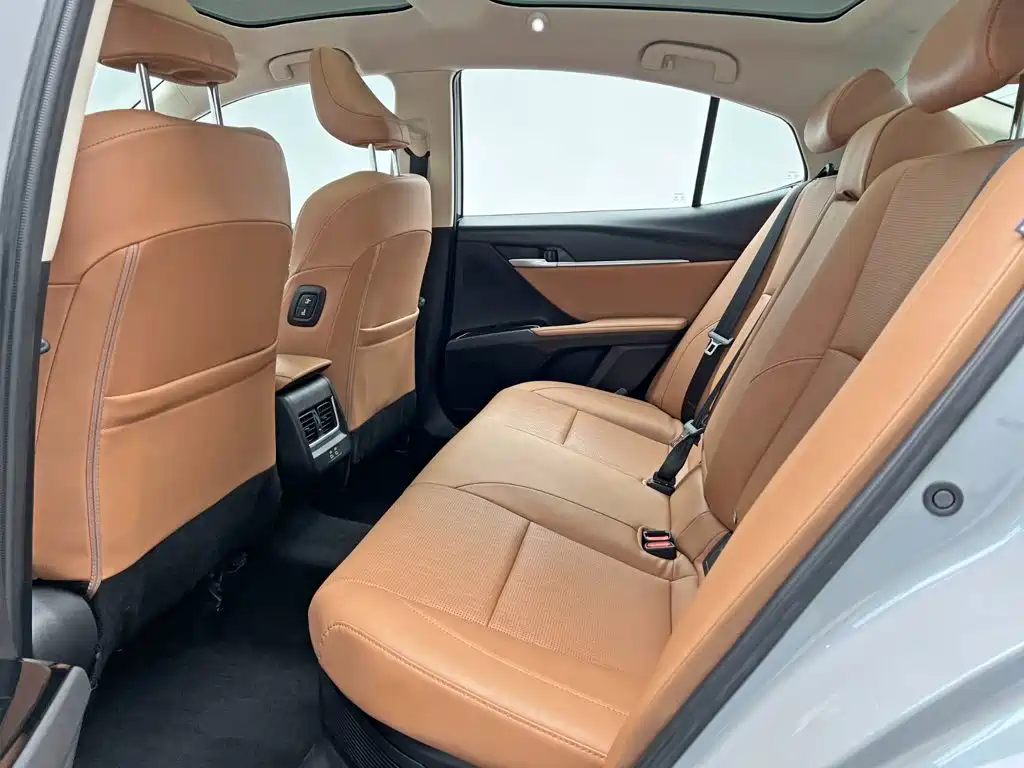 Toyota Camry 2025 — фото 14