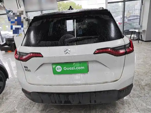 NIO ES8 2019