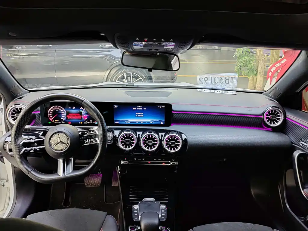 Mercedes-Benz A-Class 2023 — фото 10