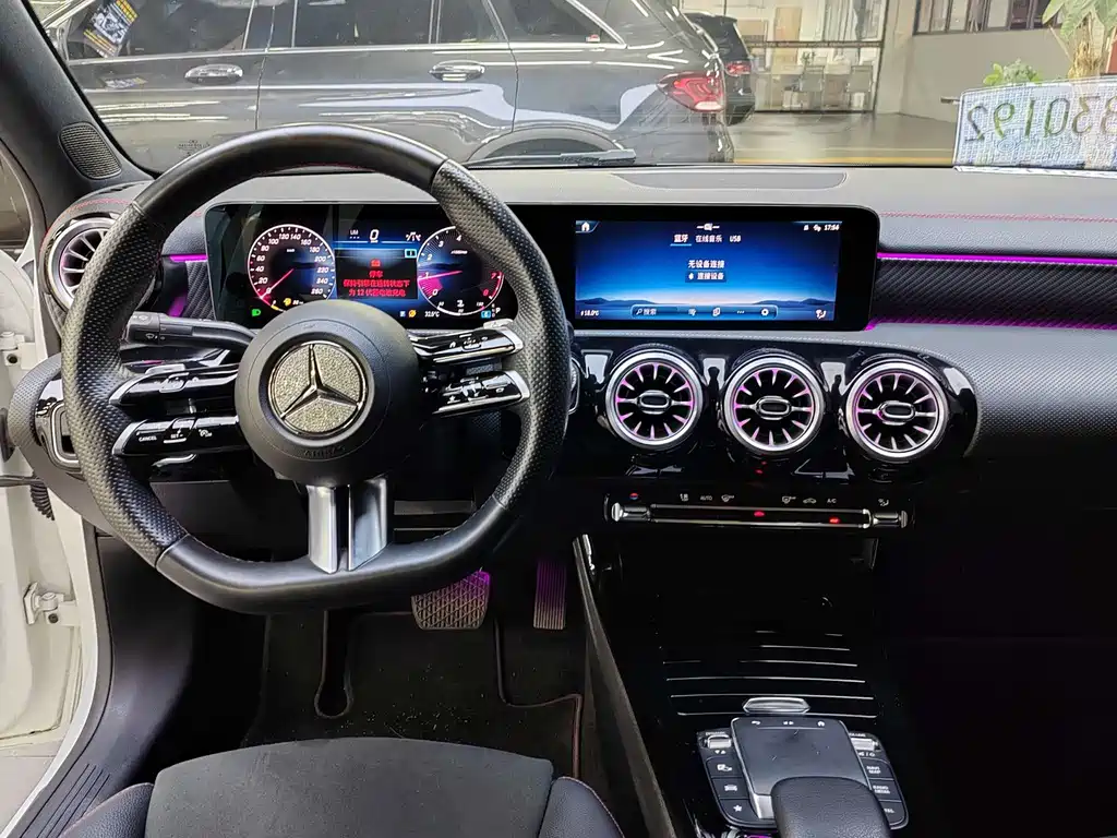 Mercedes-Benz A-Class 2023 — фото 11