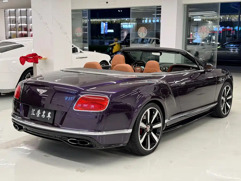 Bentley Continental 2017 — фото 12