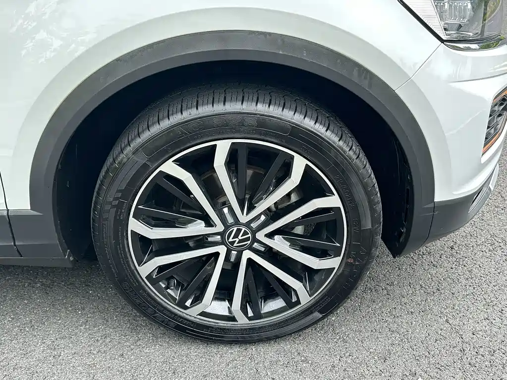 Volkswagen T-Roc 2023 — фото 16