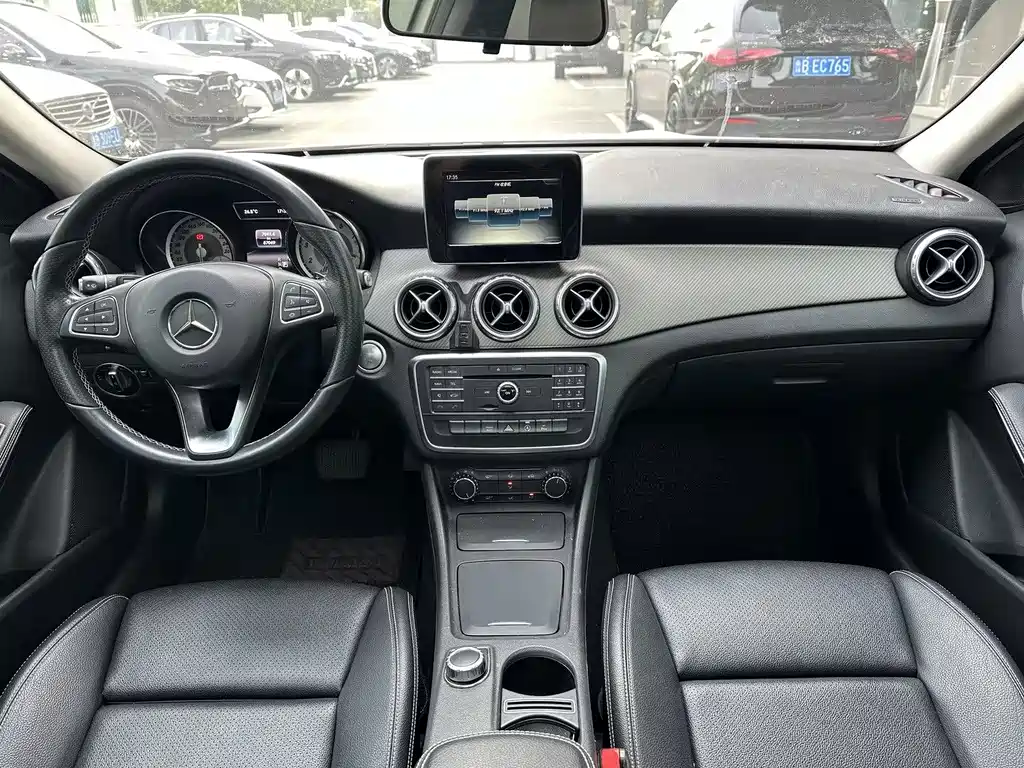 Mercedes-Benz GLA 2017 — фото 11