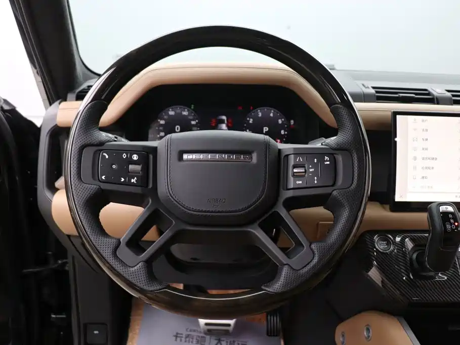 Land Rover Defender 2025 — фото 16