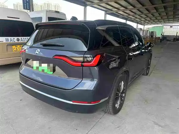 NIO ES8 2022