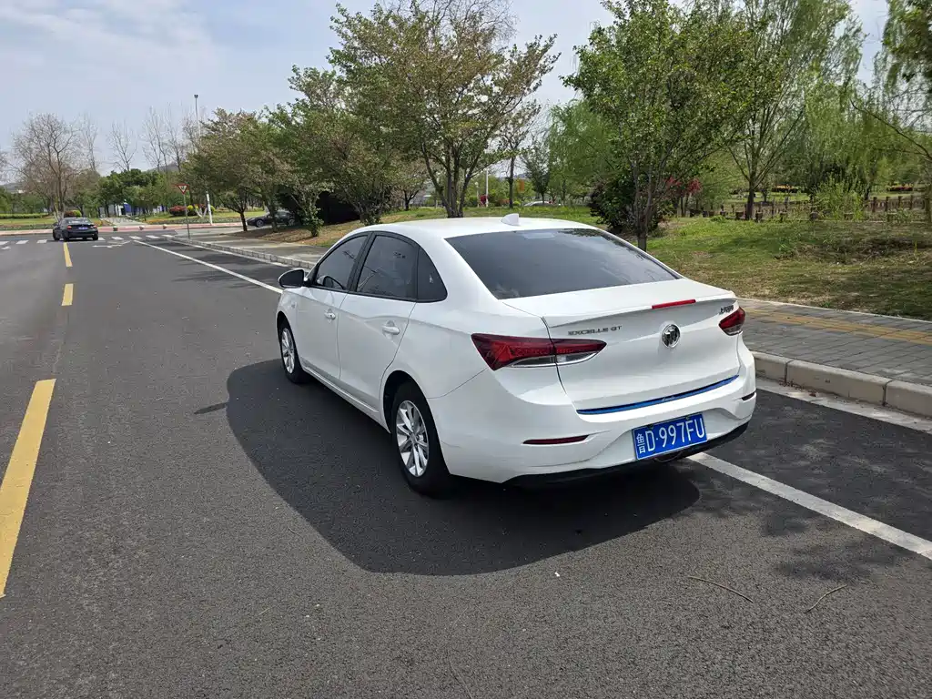 Buick Excelle 2018 — фото 4