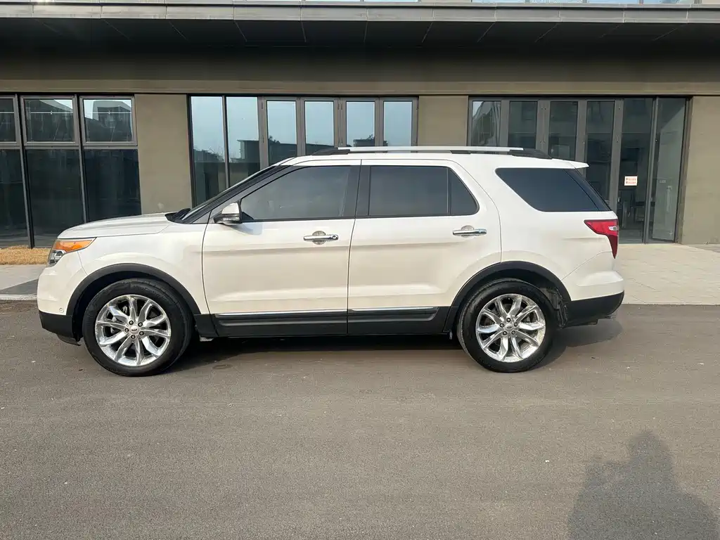 Ford Explorer 2013 — фото 4