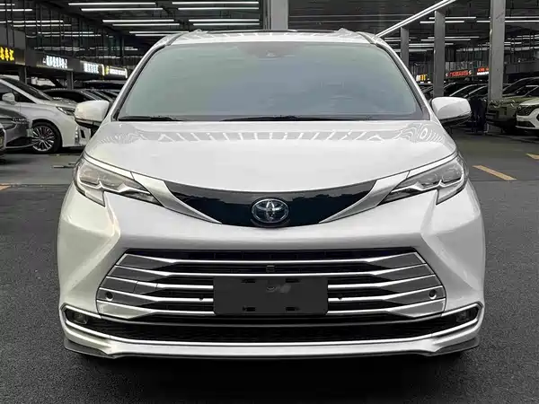 Toyota Sienna 2023