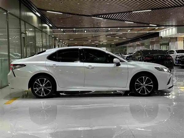 Toyota Camry 2021