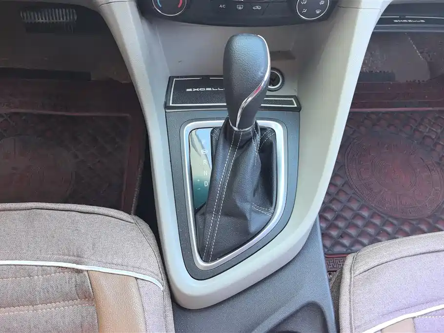 Buick Excelle 2015 — фото 16