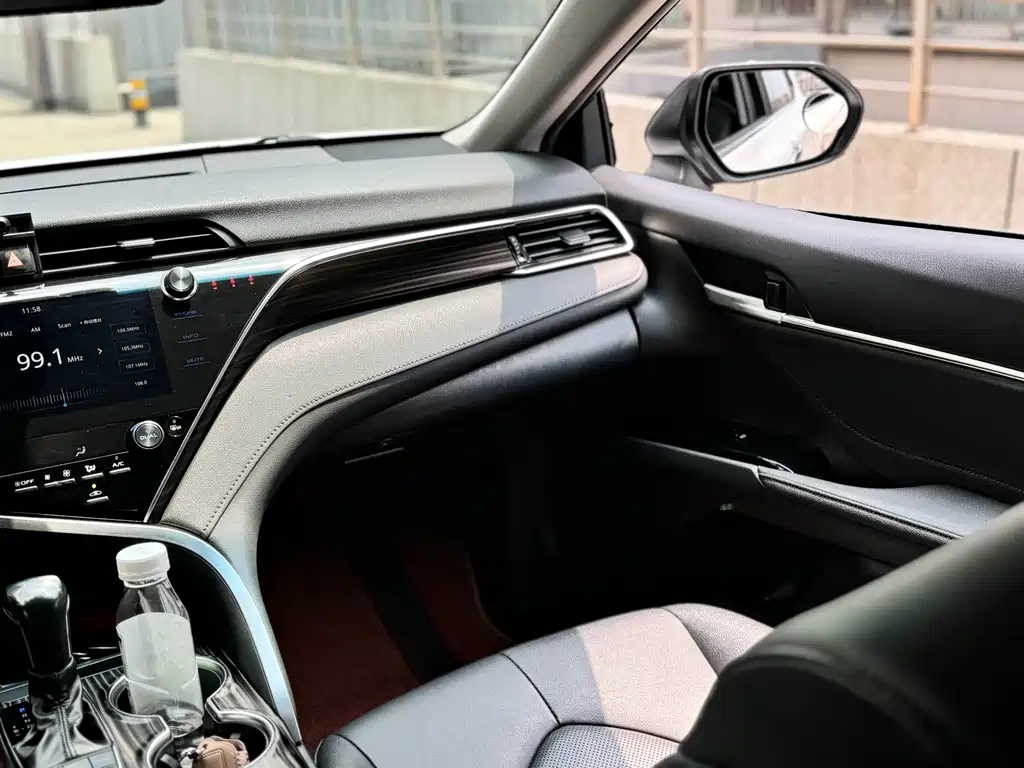 Toyota Camry 2021 — фото 15