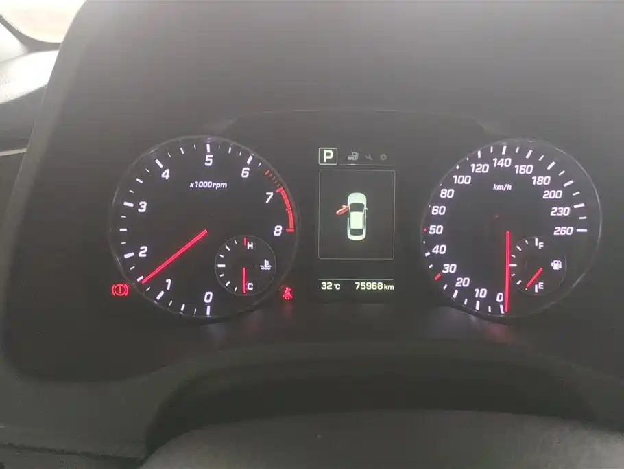 Hyundai Elantra 2019 — фото 14
