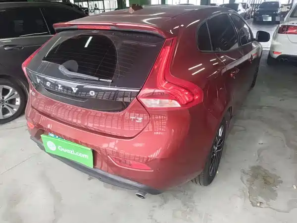 Volvo V40 2017