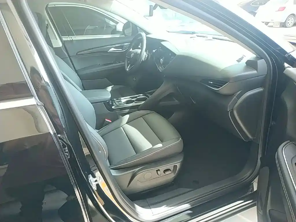 Buick Envision Plus 2023 — фото 25
