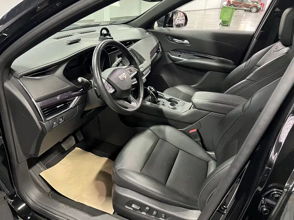 Cadillac XT4 2021 — фото 12