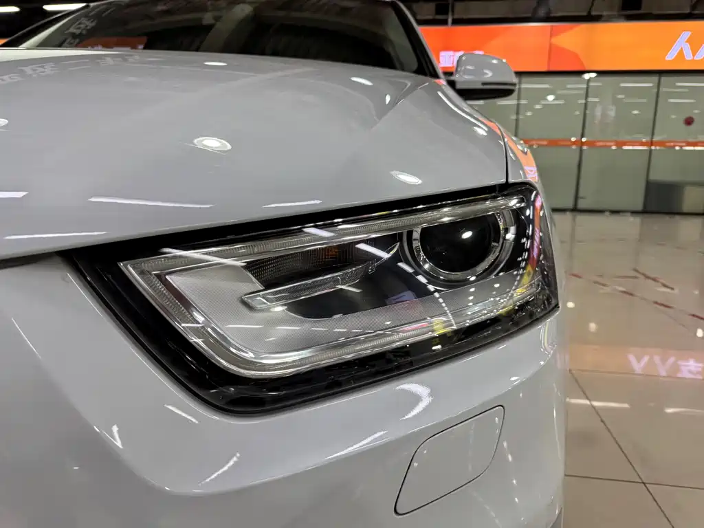 Audi Q3 2015 — фото 19