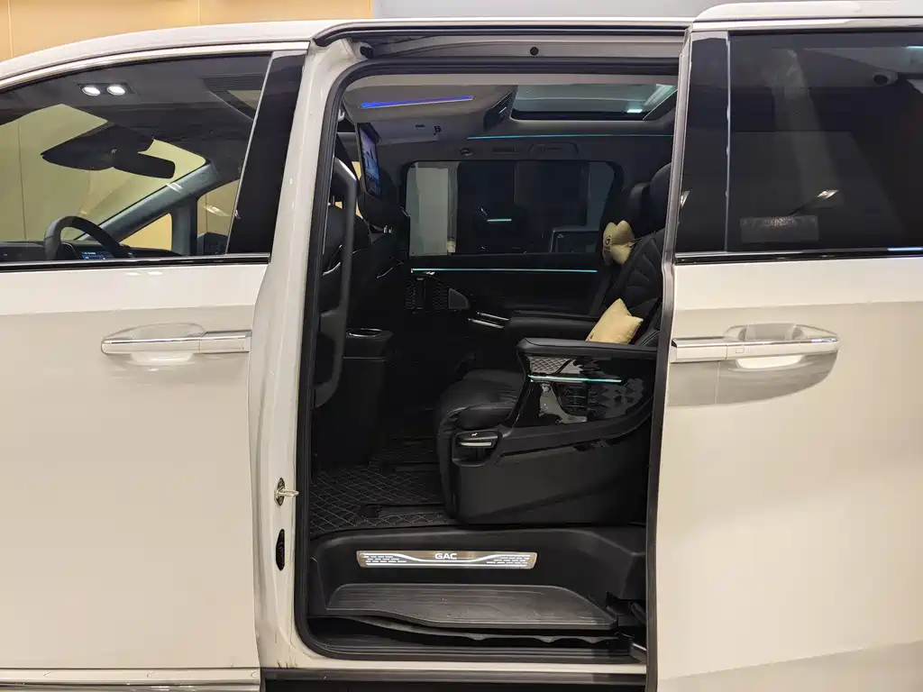 GAC Motor Trumpchi M8 2023 — фото 19