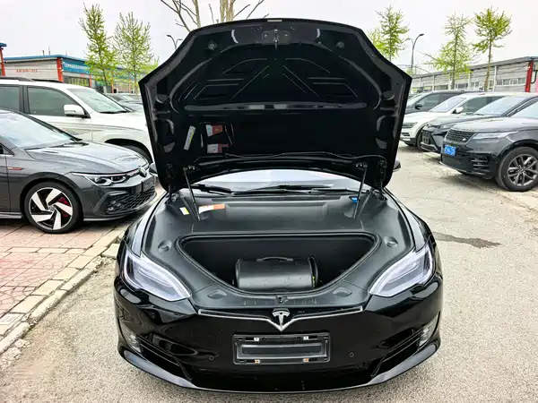 Tesla Model S 2016
